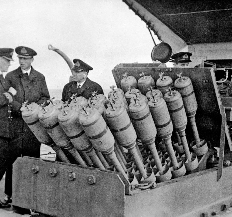Реактивный противолодочный бомбомет «Хеджхог» эсминца «Уэсткотт». 1945 г. 