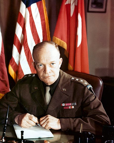 Генерал Эйзенхауэр во время войны.