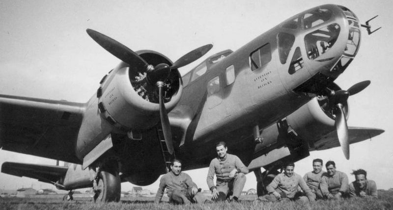 Бомбардировщик Bloch МВ.131 и его пилоты. 3 сентября 1939 г. 