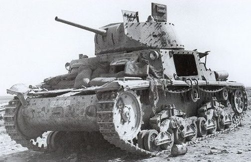 Легкий танк М13/40 в Греции. 1940 г.