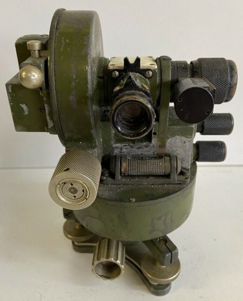 Артиллерийская буссоль образца 1930 года с кожаным футляром производства компании SOM MG.