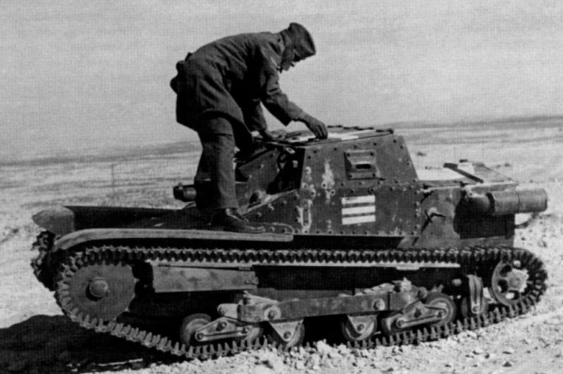Танкетка CV-33. Ливия 1940 г.