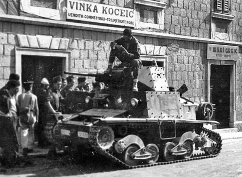 Легкий танк L6/40 в Хорватии. 1940 г.