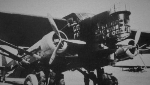 Техники готовят тяжелый бомбардировщик «Фарман 221» к вылету. Июнь 1940 г.