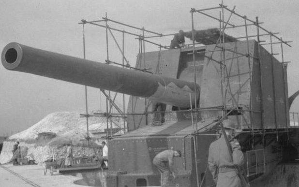 Береговое орудие BL-15 inch Mk-I в одноорудийной установке. 1940 г. 