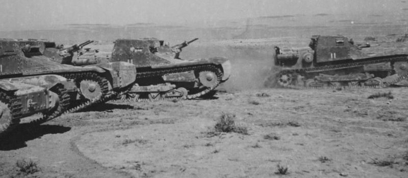 Танкетки «Карро Велоче» CV33 в пустыне северной Африки. 1942 г. 