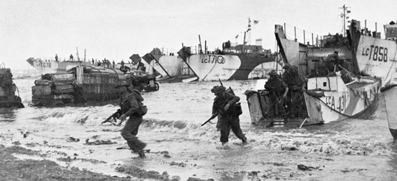 Высадка коммандос на Голд-Бич недалеко от Ле-Амеля. 6 июня 1944 г.