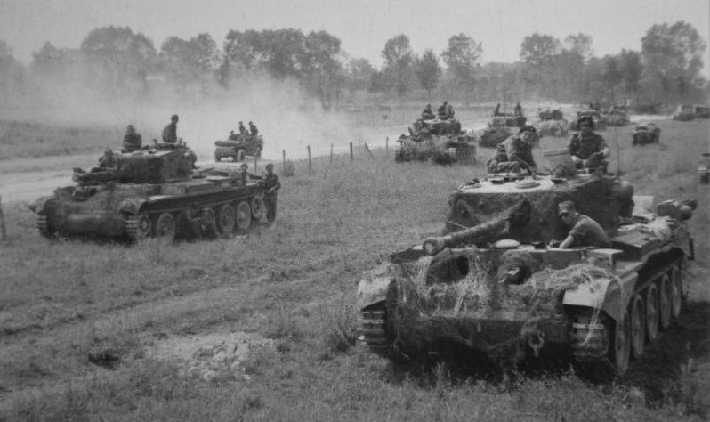 Танки «Кромвель» перед началом наступления во время боев за Кан. 18 июля 1944 г. 