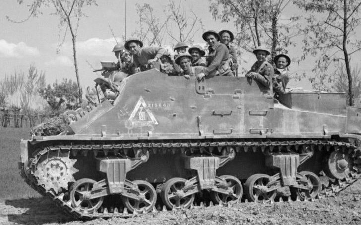 Тяжелый бронетранспортер M30 «Кенгуру». 1944 г. 