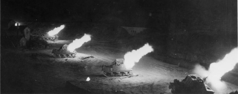 Батарея САУ «Секстон» ведет огонь в районе Пьяндисетты. 13 января 1945 г. 
