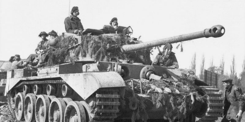 Крейсерский танк A34 «Комета» на марше в районе города Везель в Германии. Март 1945 г. 