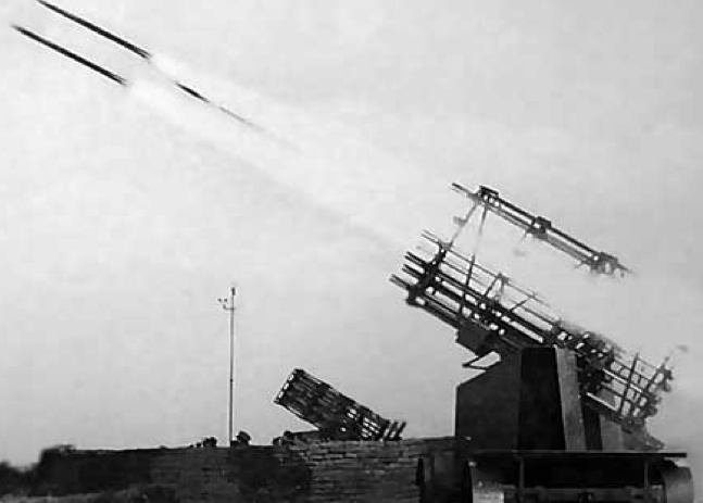 Многорельсовые наземные пусковые с ракетами UP-3. 1943 г.