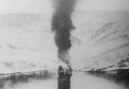 Немецкий эсминец «Hermann Künne» в огне. 