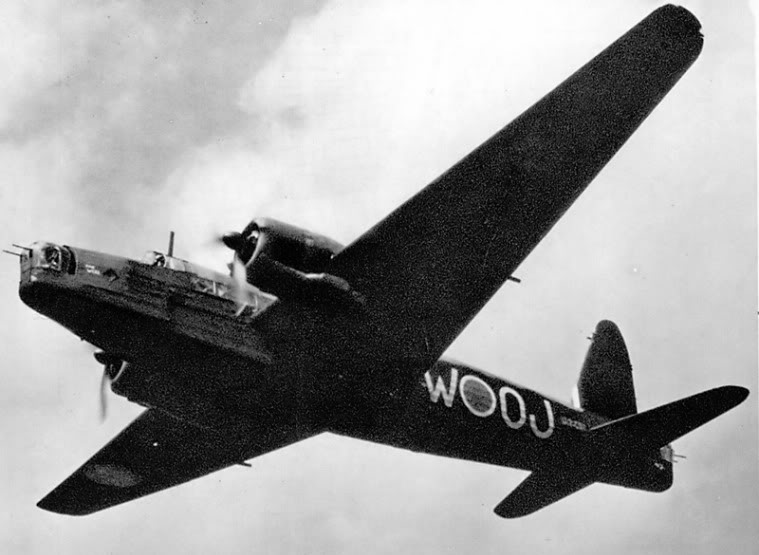 Бомбардировщик Веллингтон Mk I из 149-й эскадрильи во время рейда.