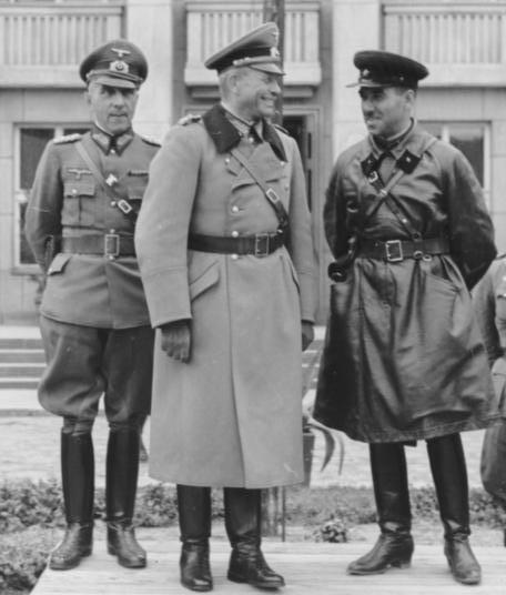 Кривошеин с Гудерианом 22 сентября 1939 года в Бресте.