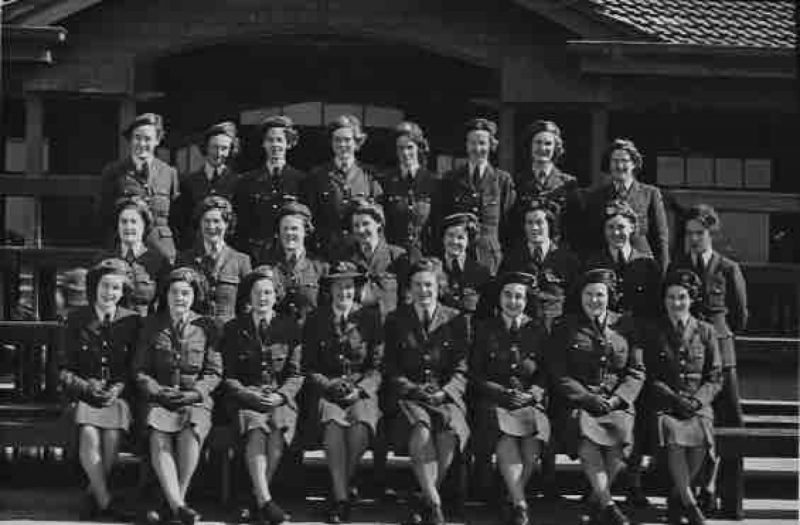 Военнослужащие WAAF на базе в Вигрэме, Крайстчерч. Ноябрь, 1943 г.