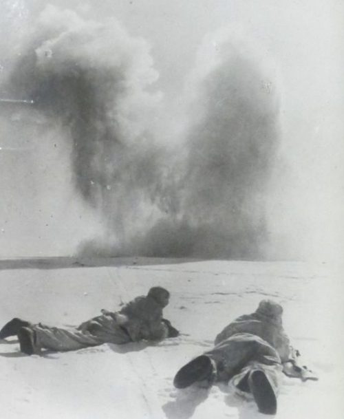 Советские саперы взрывают вражеский ДЗОТ. Западный фронт, 1942 г.