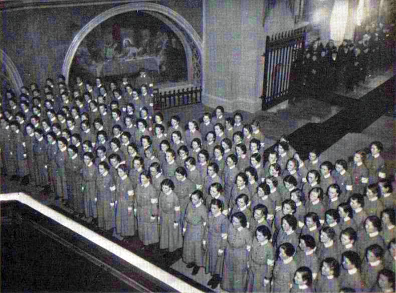 «Лотты» приносят присягу в церкви в города Турку. 1936 г.