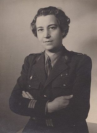 Элен Терре, второй командир CVF в форме.