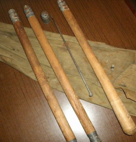 Советский трехсекционный инженерно-саперный щуп, образца 1939 года. Длина ручки в собранном виде 155 см, длина металлического штыря – 27 см. 