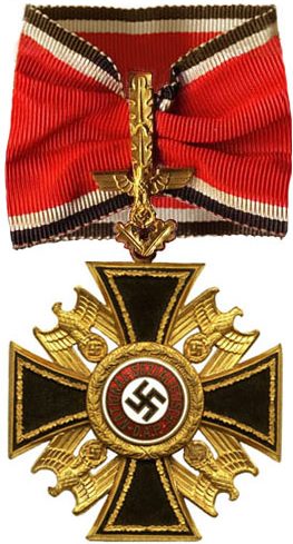 Аверс Немецкого Ордена 2-го класса с Дубовыми листьями.