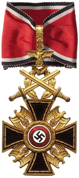 Аверс Немецкого Ордена 1-го класса с Дубовыми листьями и Мечами.