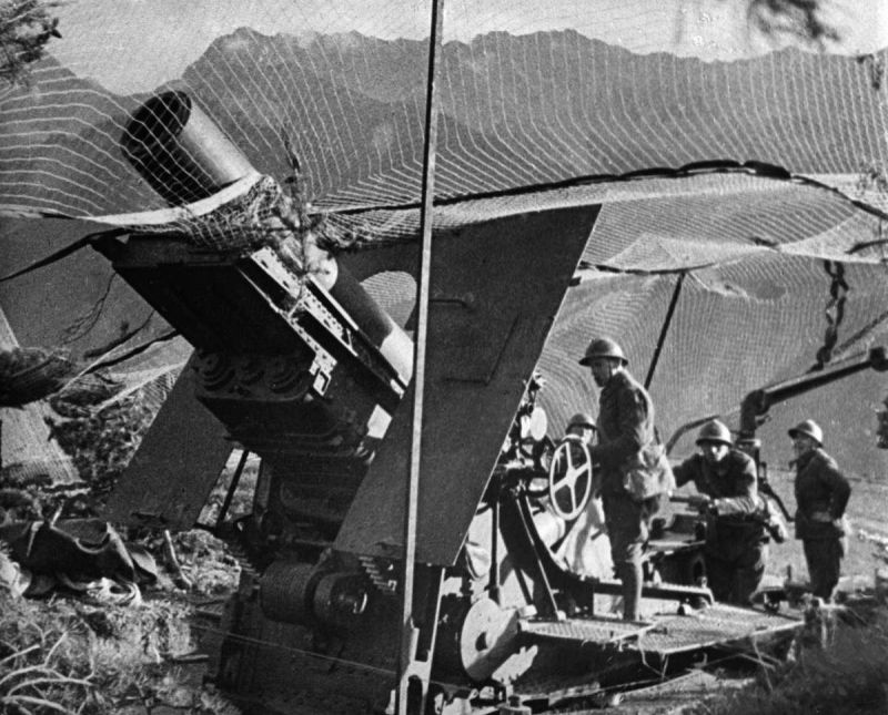 Артиллерийский расчет 280-мм осадной мортиры. 1939 г.