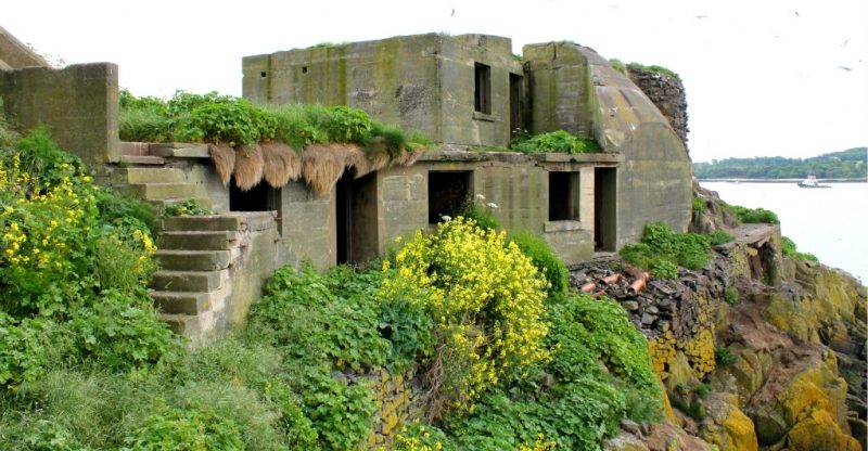 Остатки укреплений на острове Инчгарви.