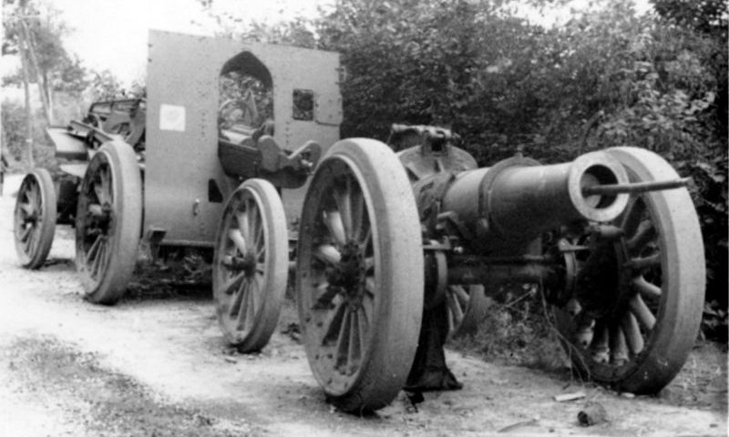 Брошенные французские 220-мм мортиры. Июнь 1940 г. 