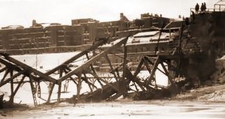 Взорванный мост через Нару. Январь 1942 г.