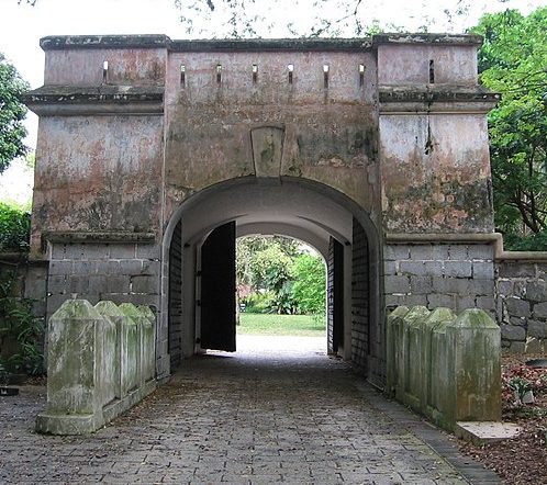 Ворота форта «Canning Hill». 