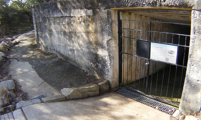 Главный вход в подземелья форта. 