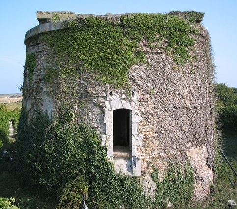 Башни «Martello» в различных местах Великобритании. 