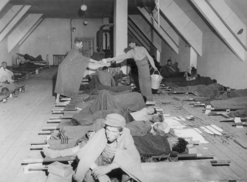 Освобожденные заключенные-евреи в американском военном госпитале в Австрии. Май 1945 г. 