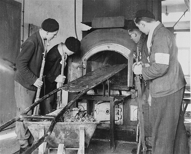 Крематорий концлагеря Нацвейлер-Шрутгоф. Ноябрь 1944 г. 
