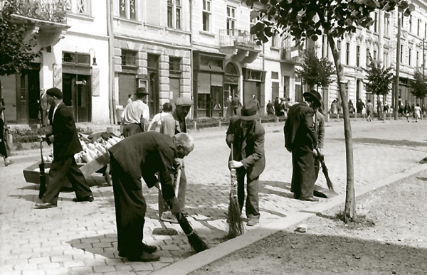 Евреи на общественных работах. Черновцы, осень 1941 г.