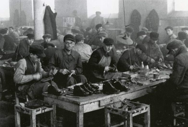 Мастерская принудительного труда в Люблинском гетто. 1941 г.