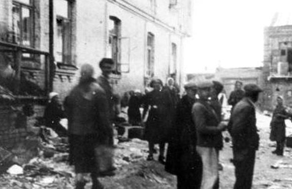 В Луцком гетто. 1941 г.