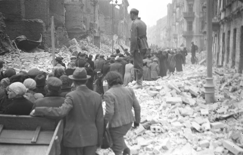 Принудительный труд евреев в Варшаве. 1939 г.