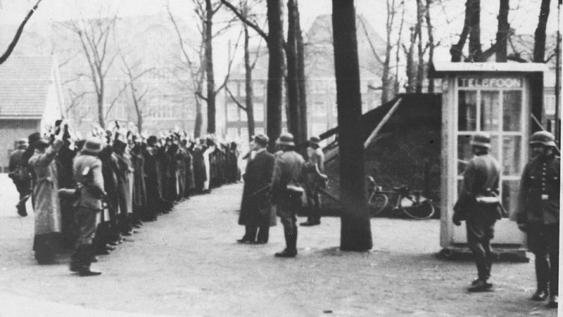 Арестованные евреи в Амстердаме. 1941 г.
