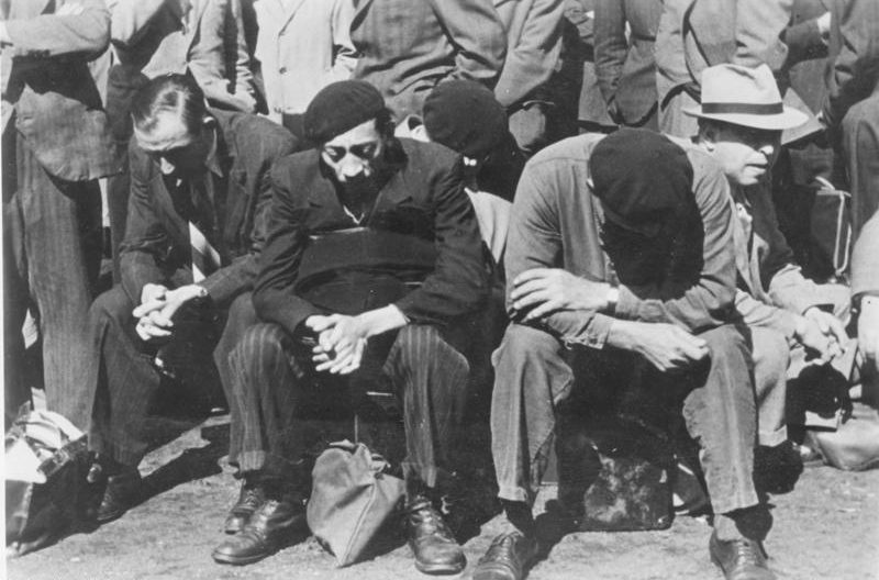 Депортация евреев из Парижа. Август 1941 г. 