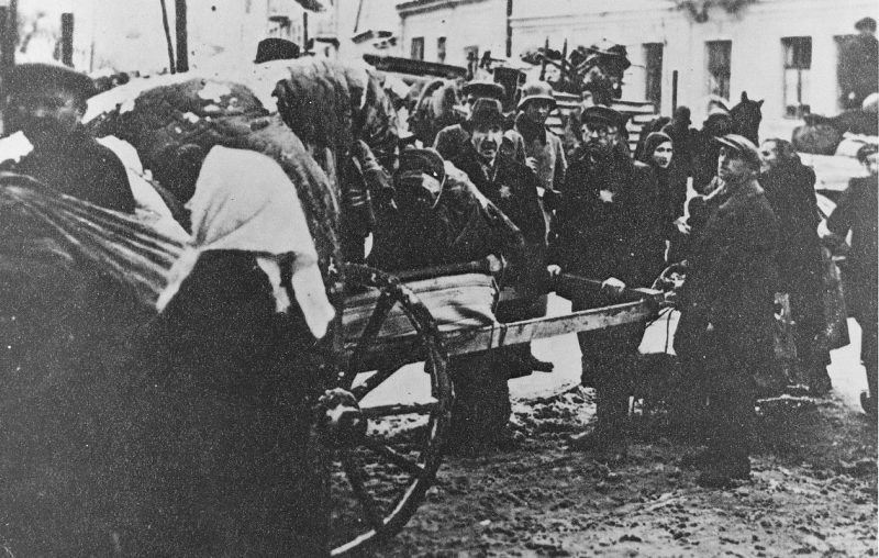 Евреи в Гродненском гетто. 1941 г.