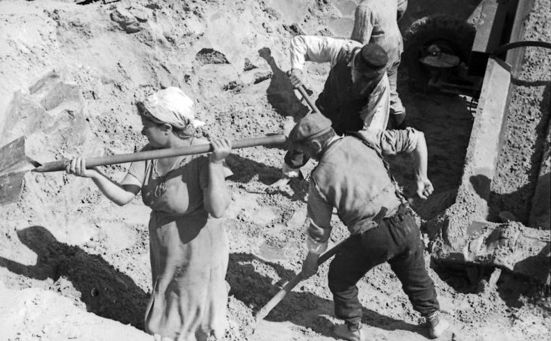 Евреи на принудительных работах в Югославии. 1941 г. 