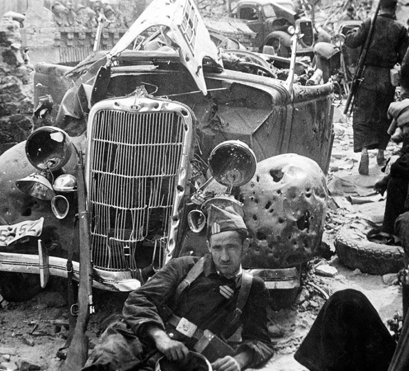 Разбомблённый легионом «Кондор» Мадрид. Декабрь 1936 г.