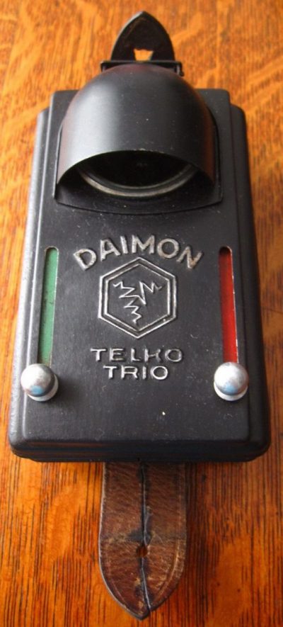 Сигнальный батарейный фонарь «Daimon Telko Trio».