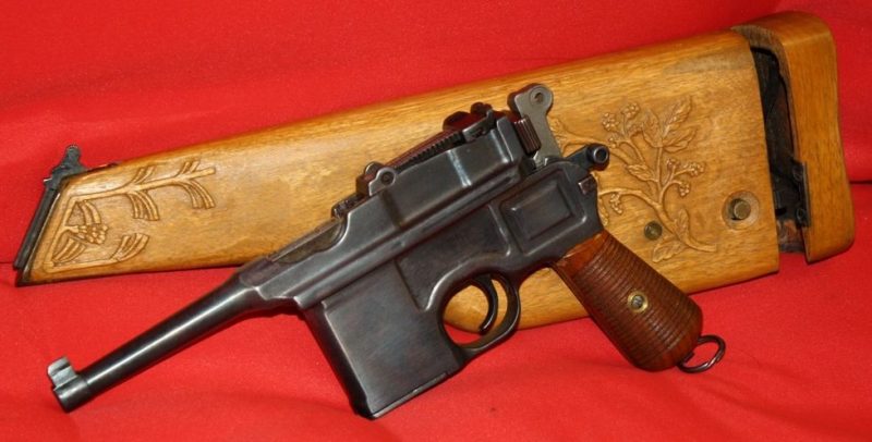 Пистолет Mauser C-96 «Bolo» и кобура-колодка к нему.