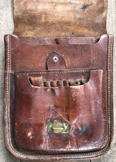 Полевая кожаная сумка РККА образца 1932 года с вкладышем. Выпускалась до 1940 года.