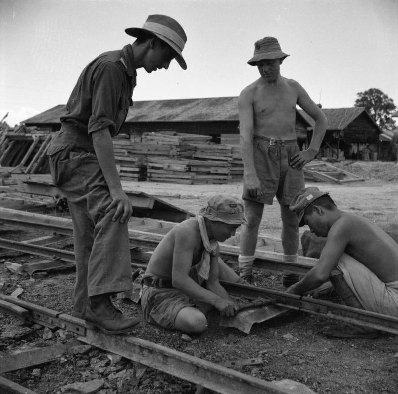 Японские военнопленные на работах в Сингапуре. Сентябрь 1945 г.