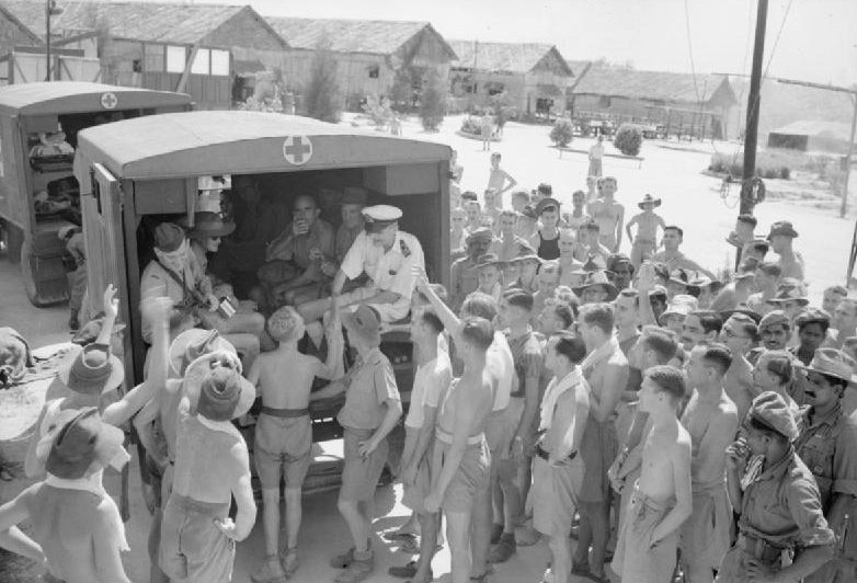 Военнопленные союзники, освобожденные из тюрьмы Чанги в Сингапуре. Сентябрь 1945 г. 
