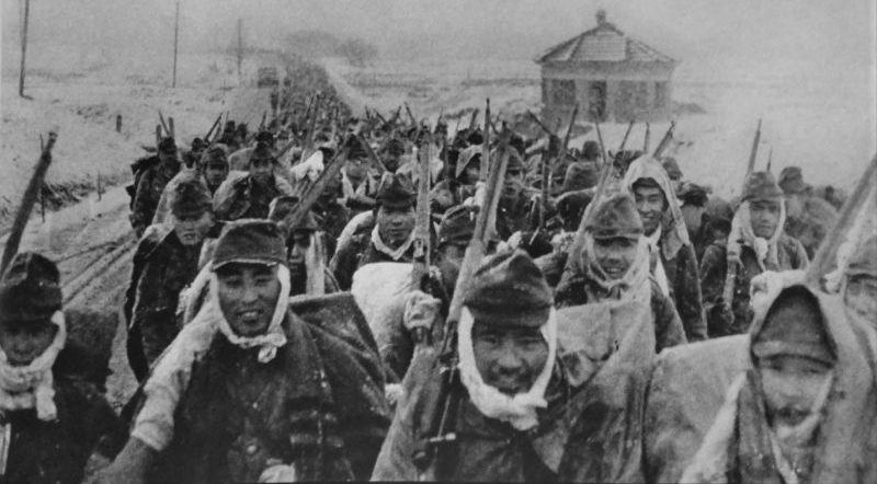 Солдаты японской 16-й дивизии на марше в Китае. Январь 1938 г. 